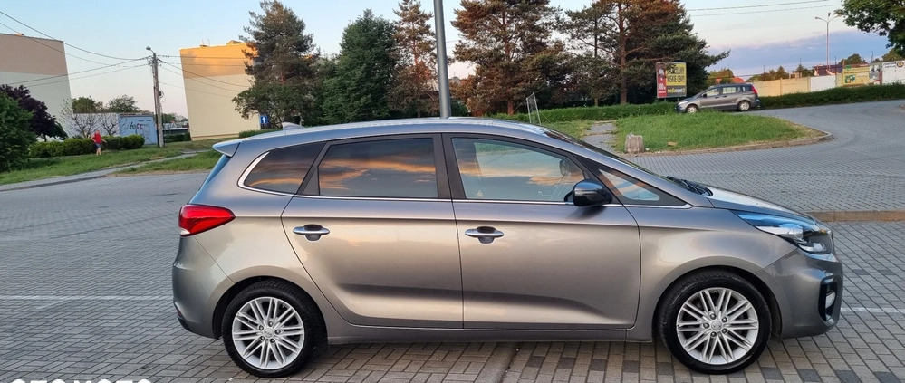 Kia Carens cena 43700 przebieg: 166000, rok produkcji 2017 z Ziębice małe 172